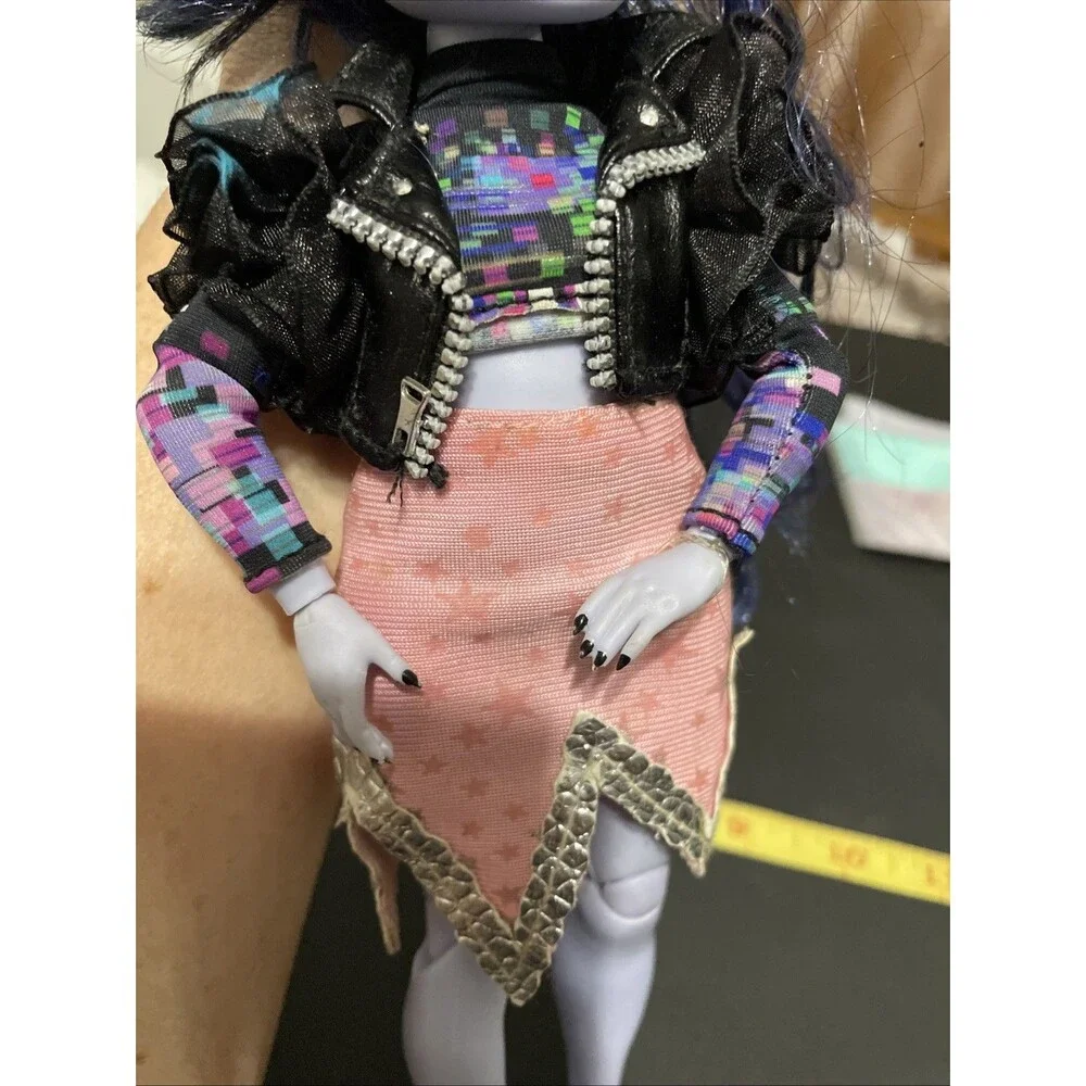 Shadow High Reina Glitch Rainbow High Doll Navy Blue Black Articulated - READ